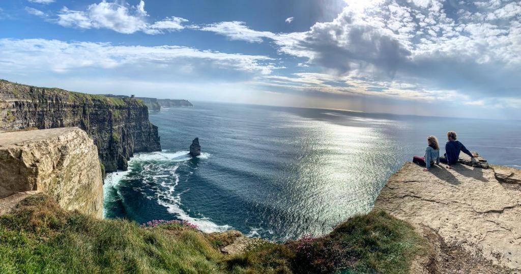 Lahinch -Beach -Surf- Hostel ภายนอก รูปภาพ