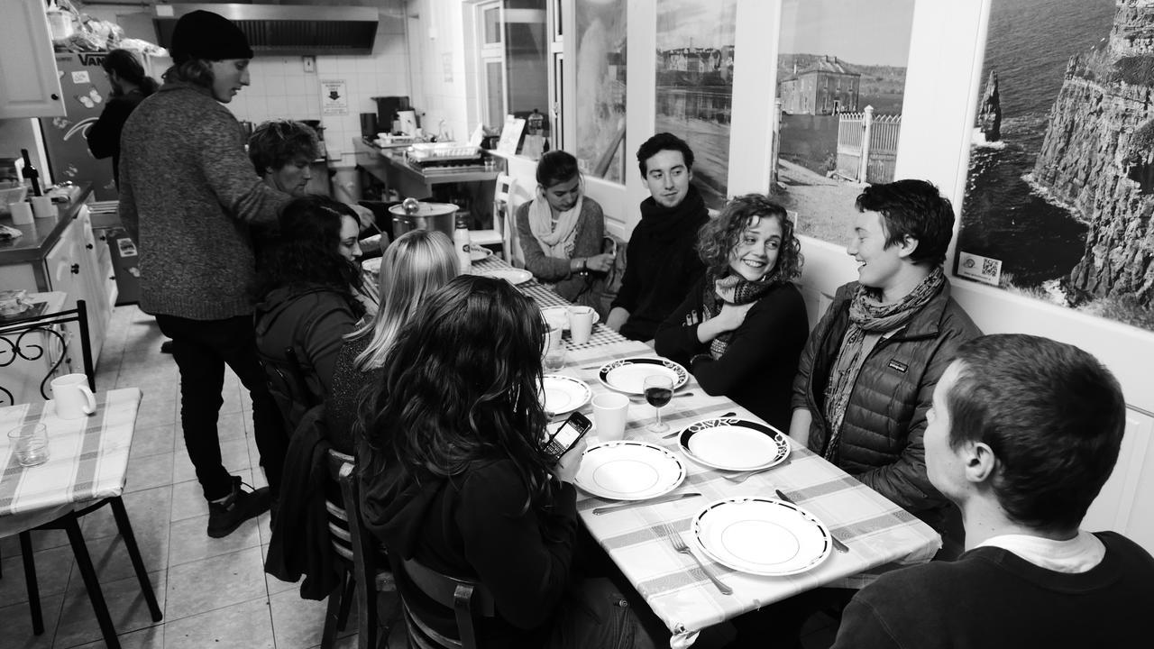Lahinch -Beach -Surf- Hostel ภายนอก รูปภาพ